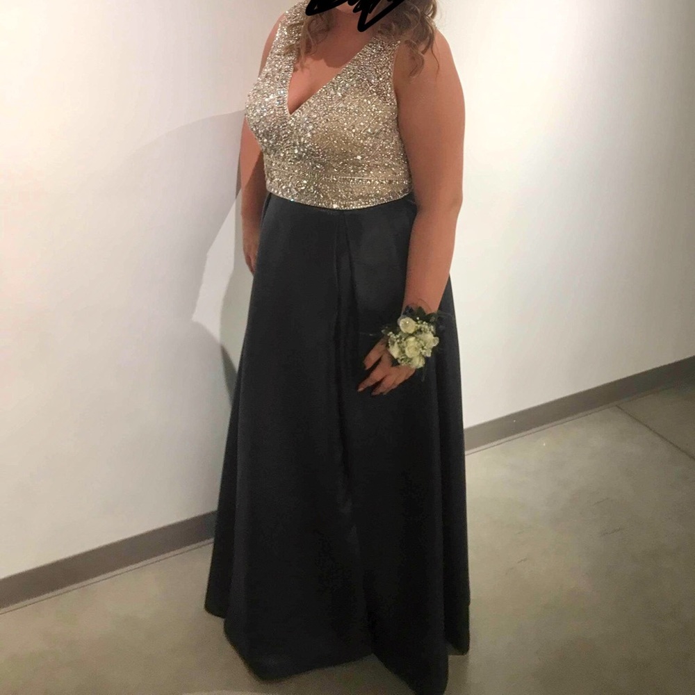 Navy/gold prom dress size 18